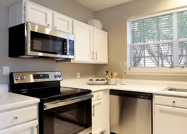 Property at The Saxony Apartments - 14601 Montfort Dr, Dallas, TX, 75254, 1-2 bed, 1-2 bath, [object Object]