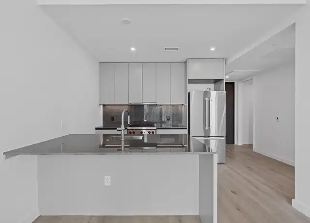 Property at 610 Davis St Unit 2210, Austin, TX, 78701, 1 bed, 1 bath, [object Object]