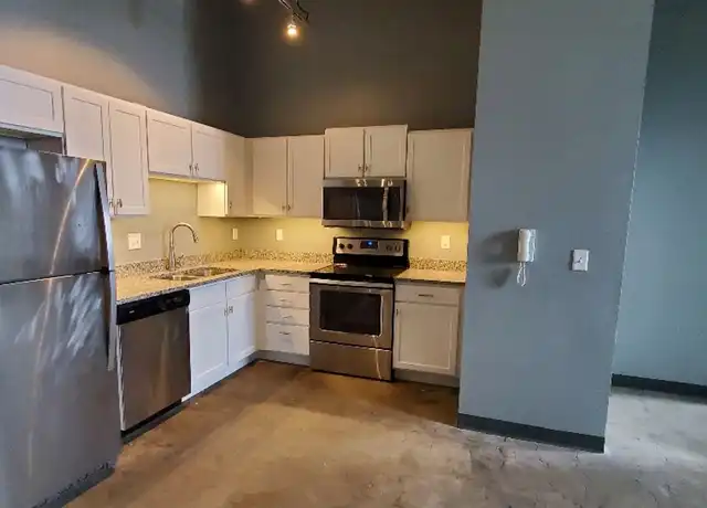 Property at 511 Pershing Ave Unit 604W, Davenport, IA, 52803, 2 beds, 2 baths, [object Object]