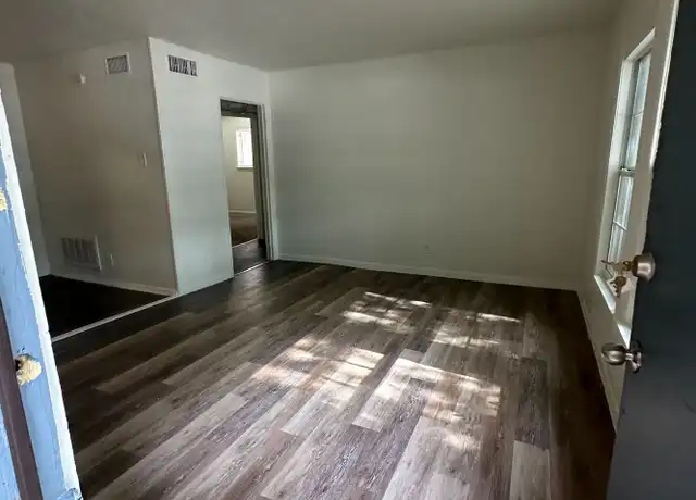 Property at Nuvo Gaston 4815 - 4815 Gaston Ave, Dallas, TX, 75246, 1-2 bed, 1 bath, [object Object]