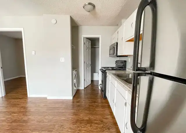 Property at MidTown at West Memorial - 2600 W Memorial Dr, Muncie, IN, 47302, 1 bed, 1 bath, [object Object]