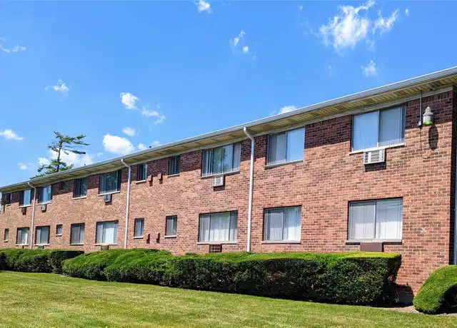 Property at 91 S Clinton Ave Unit 1A, Bay Shore, NY, 11706, 2 beds, 1 bath, [object Object]