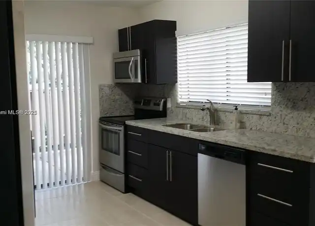Property at 192 Wimbledon Lakes Dr #192, Plantation, FL, 33324, 3 beds, 2.5 baths, [object Object]