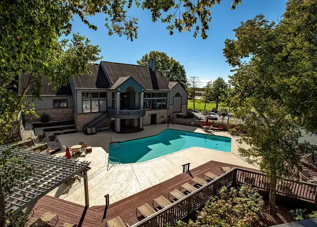 Photo of 1080 W Main St, Hendersonville, TN 37075