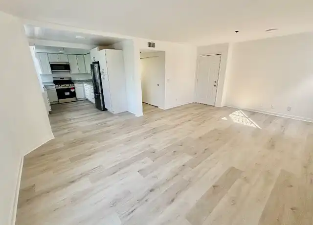 Property at 555 Oak St Unit 204, Glendale, CA, 91204, 3 beds, 2 baths, [object Object]