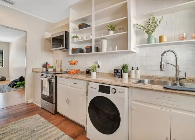 Property at Park Lake Villas - 730 Highland Ave, Orlando, FL, 32803, 2 beds, 1 bath, [object Object]