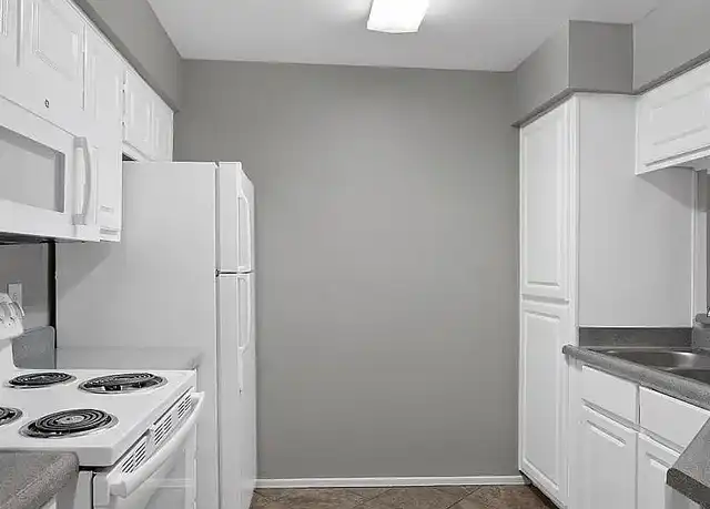 Property at Dakota at Camelback - 2025 E Campbell Ave, Phoenix, AZ, 85016, 1-2 bed, 1 bath, [object Object]