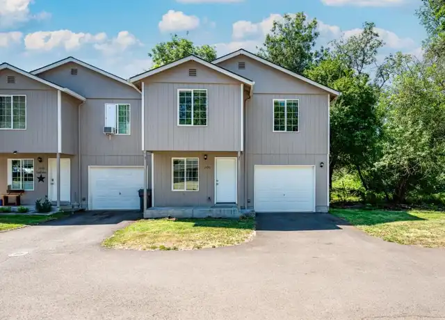 Property at 1490 S 10th St, Lebanon, OR, 97355, 3 beds, 2.5 baths, [object Object]