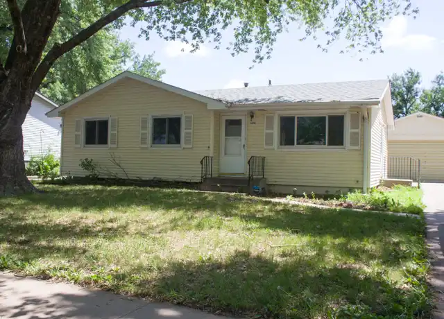 Property at 1416 SW 15th St, Lincoln, NE, 68522, 4 beds, 2 baths, [object Object]