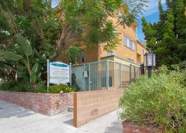 Property at 1444 Centinela Ave Unit 6, Los Angeles, CA, 90025, 3 beds, 3 baths, [object Object]