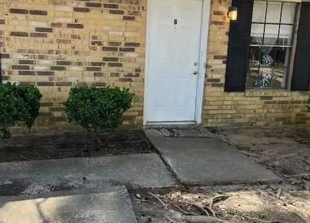 Property at 3025 Manor Ln Unit B, Huntsville, TX, 77340, 3 beds, 2 baths, [object Object]