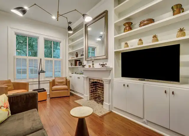 Property at 108 E Harris St, Savannah, GA, 31401, 1 bed, 1 bath, [object Object]