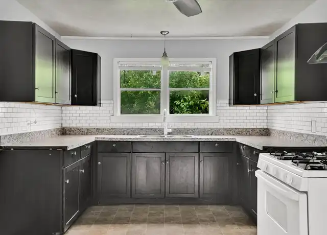 Property at 616 Benson St, La Marque, TX, 77568, 3 beds, 1 bath, [object Object]