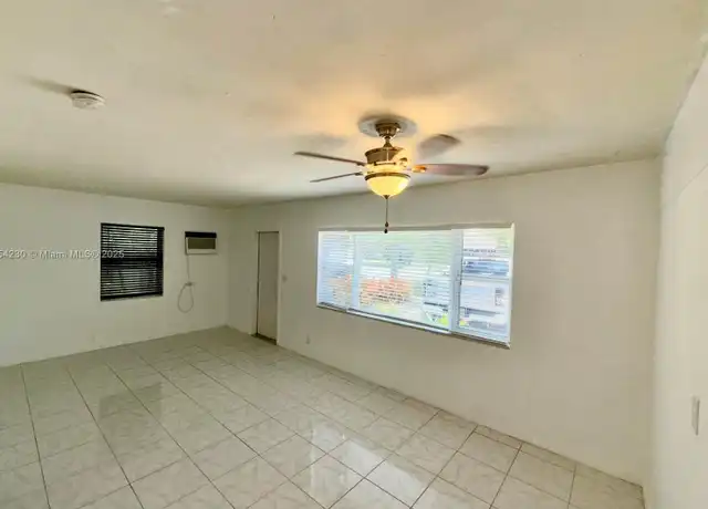 Property at 1061 NE 34th Ct Unit 1061, Oakland Park, FL, 33334, 1 bed, 1 bath, [object Object]