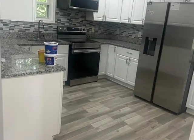 Property at 142 Myrtle St Unit 2, Lynn, MA, 01905, 4 beds, 1 bath, [object Object]