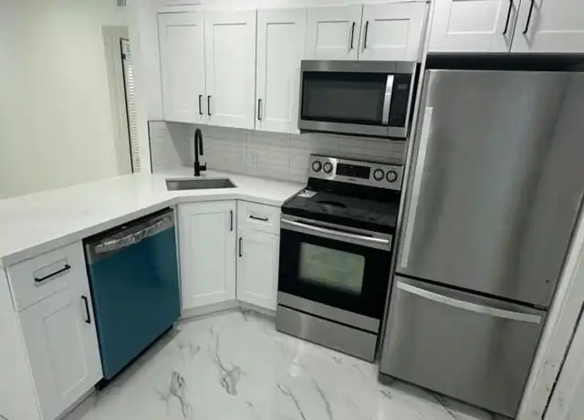 Property at 1935 Washington St Unit A, Hollywood, FL, 33020, 2 beds, 1 bath, [object Object]