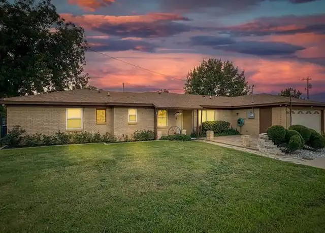 Property at 412 N Dallas St, Pilot Point, TX, 76258, 4 beds, 2.5 baths, [object Object]