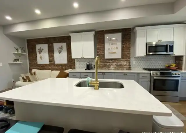 Property at 536 E Broadway, South Boston, MA, 02127, 3 beds, 1 bath, [object Object]