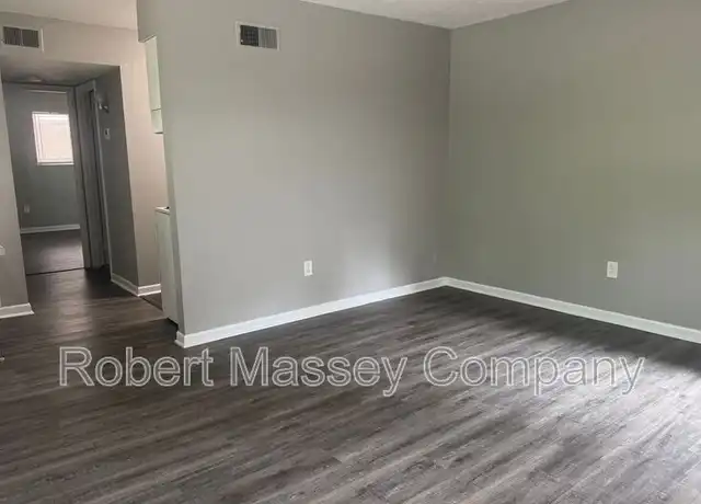 Property at 2124 Cherokee Pkwy Unit 301, Louisville, KY, 40204, 1 bed, 1 bath, [object Object]
