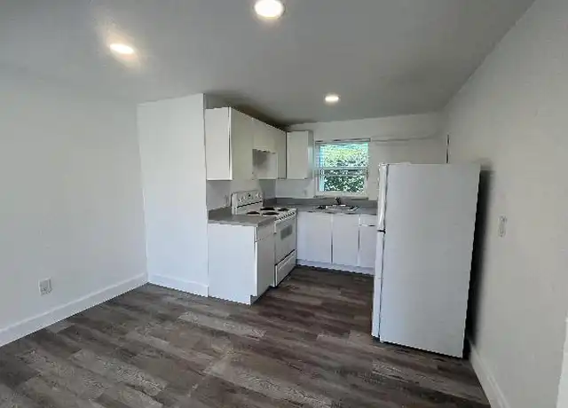 Property at 1725 NE 148th St, Miami, FL, 33181, 2 beds, 1 bath, [object Object]