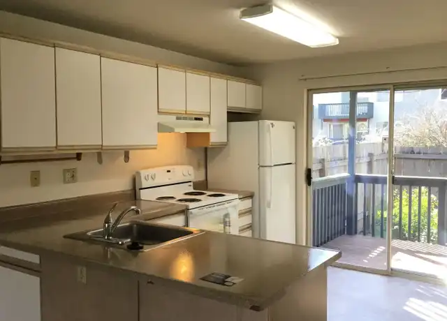 Property at 1460 SW Bertha Blvd Unit 20, Portland, OR, 97219, 2 beds, 1 bath, [object Object]