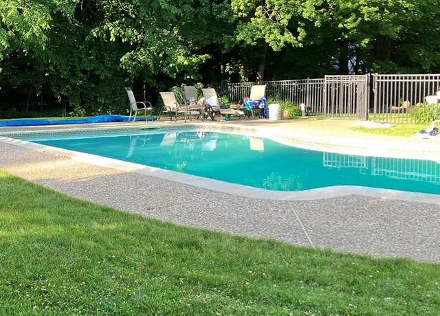 Photo of 51 Bogle St, Weston, MA 02493