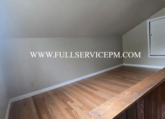 Property at 8401 S 113th St, Seattle, WA, 98178, 3 beds, 1.5 baths, [object Object]