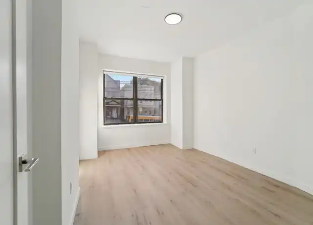 Property at 117 Bostwick Ave Unit 1, Jersey City, NJ, 07305, 2 beds, 1 bath, [object Object]