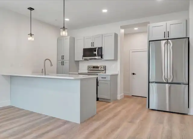 Property at 528 E Cleveland Ave Unit 4, Vinton, VA, 24179, 1 bed, 1 bath, [object Object]
