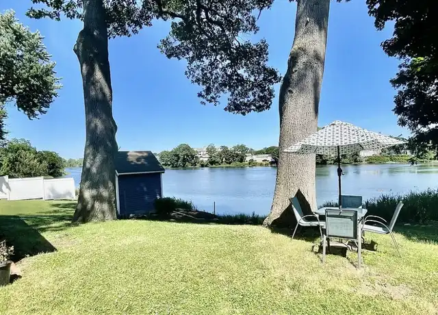 Property at 24 Kenwood Ave, Fairfield, CT, 06824, 2 beds, 1 bath, [object Object]