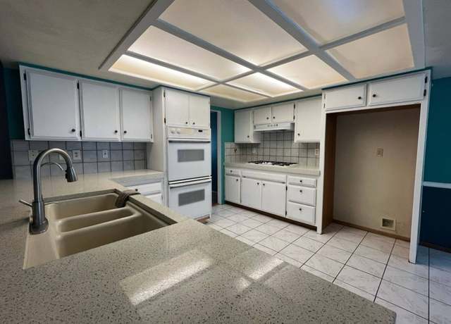 Photo of 16232 Menahka Rd, Apple Valley, CA 92307