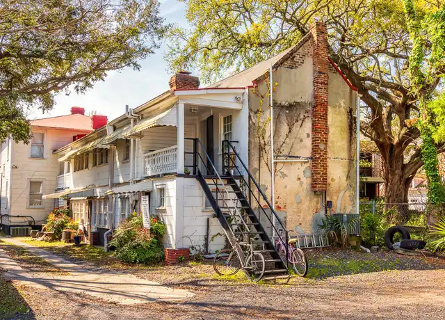 Property at 86 Smith St Unit D, Charleston, SC, 29401, 1 bed, 1 bath, [object Object]