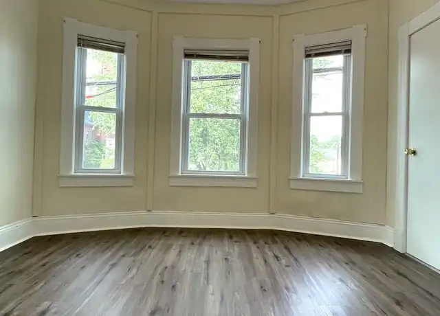 Property at 5 Ellis Ave Unit 5 Ellis Ave-2F, Lowell, MA, 01854, 3 beds, 1 bath, [object Object]