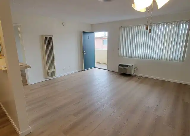 Property at Gorgeous One Bedroom - 18429 Prairie St, Northridge, CA, 91325, 1 bed, 1 bath, [object Object]