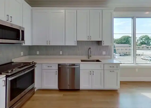 Property at 104-106 Warren St Unit 5, Boston, MA, 02135, 2 beds, 1 bath, [object Object]