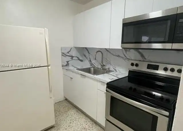 Property at 985 W 23rd St Unit 2, Hialeah, FL, 33010, 1 bed, 1 bath, [object Object]