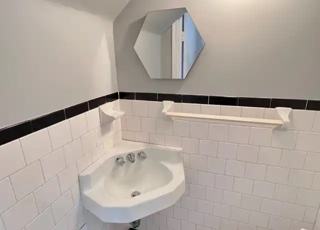 Property at 409 N Hamilton St Unit UB, Richmond, VA, 23221, 2 beds, 1.5 baths, [object Object]