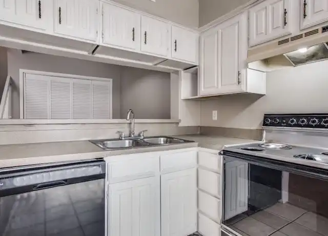 Property at Ridgmar Townhomes 168 LLC - 2109 Remington St Unit 14C ridgmar@silverlandsmgcom, Fort Worth, TX, 76116, 1-2 bed, 1.5 baths, [object Object]