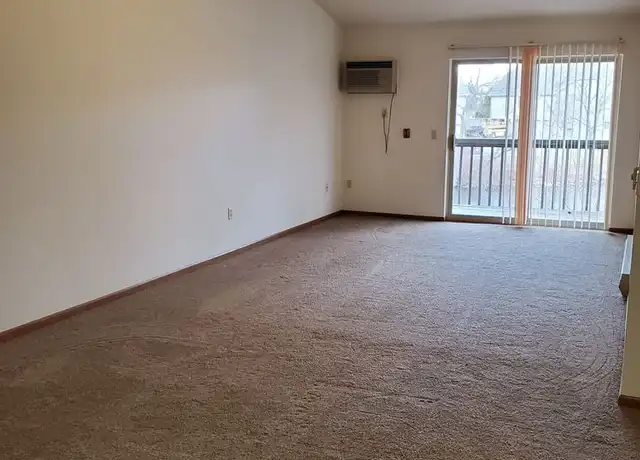 Property at N113 W16861 Driftwood Ct Unit 7, Germantown, WI, 53022, 2 beds, 2 baths, [object Object]