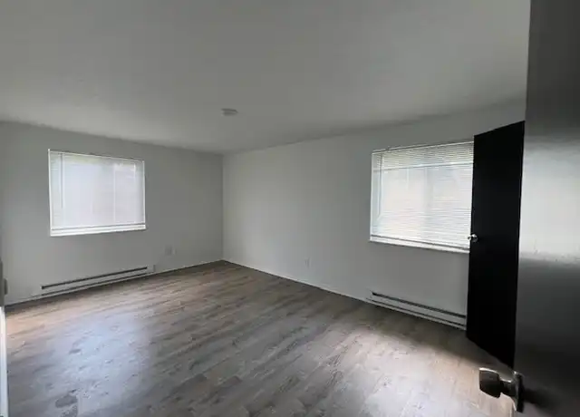 Property at 142 Gluck St, Youngstown, OH, 44505, 3 beds, 1.5 baths, [object Object]