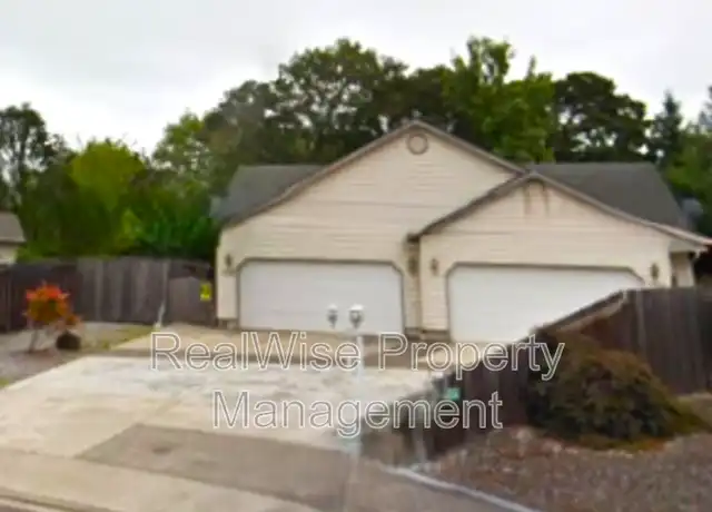 Property at 122 Geneva Ct, Roseburg, OR, 97471, 2 beds, 2 baths, [object Object]