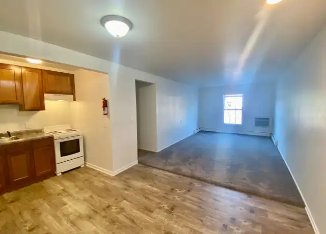 Property at 504 Saint Johns St Unit 102, Ypsilanti, MI, 48197, 1 bed, 1 bath, [object Object]