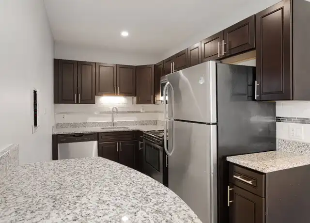 Property at 6826 N Ridge Blvd Unit 203, Chicago, IL, 60645, 1 bed, 1 bath, [object Object]