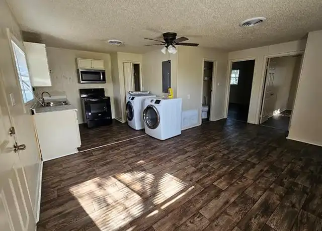 Property at 109 E Clay St Unit B, Bowie, TX, 76230, 2 beds, 1 bath, [object Object]