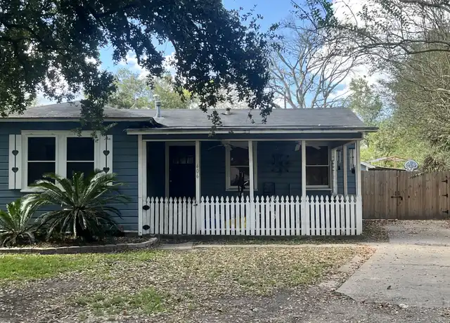 Property at 406 Osage St, West Orange, TX, 77630, 2 beds, 1 bath, [object Object]