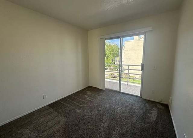Photo of 25524 Schubert Cir Unit D, Stevenson Ranch, CA 91381
