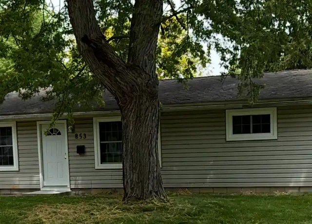 Property at 853 Oak St, Elyria, OH, 44035, 2 beds, 1 bath, [object Object]