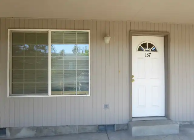 Property at 137 Zephyr Ct Unit Shob137, Roseburg, OR, 97471, 2 beds, 1 bath, [object Object]