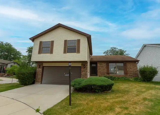 Property at 1918 Williamsburg Dr, Streamwood, IL, 60107, 4 beds, 1.5 baths, [object Object]