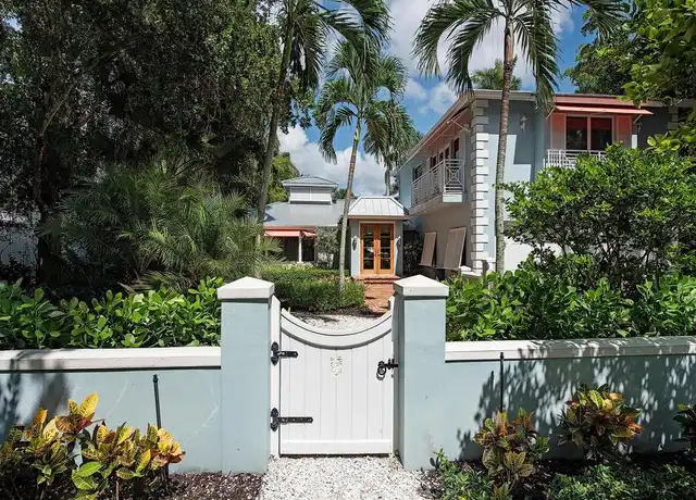 Property at 195 2nd Ave N, Naples, FL, 34102, 5 beds, 5.5 baths, [object Object]